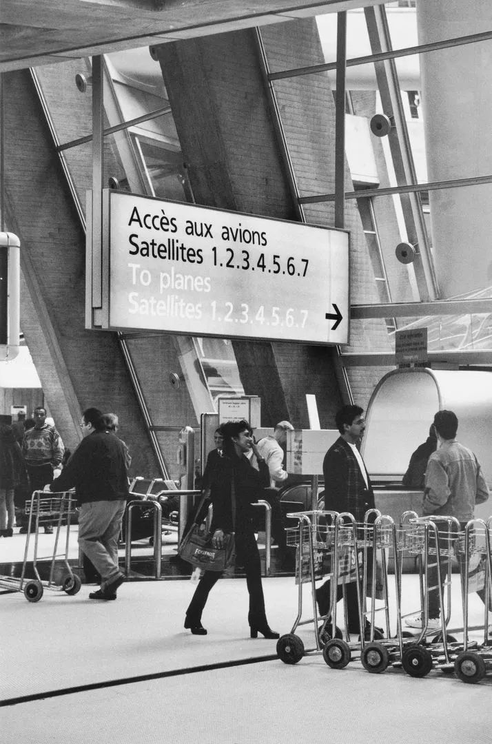 Exemple d'utilisation de la typo Frutiger en la signalétique de l'aéroport de Paris